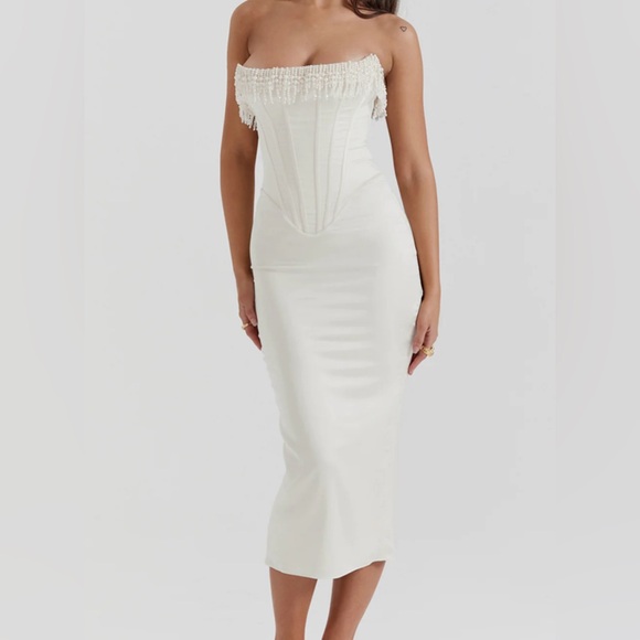 New pearl white satin Strapless Midi Dress size small - Picture 4 of 12